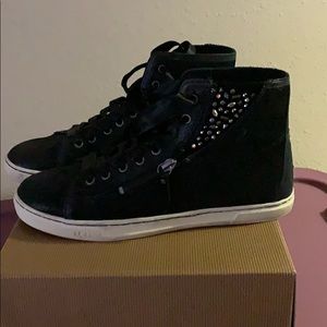 Like New Uggh Sneakers